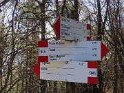 53 Dieci minuti di salita alla cima del Pizzo di Spino